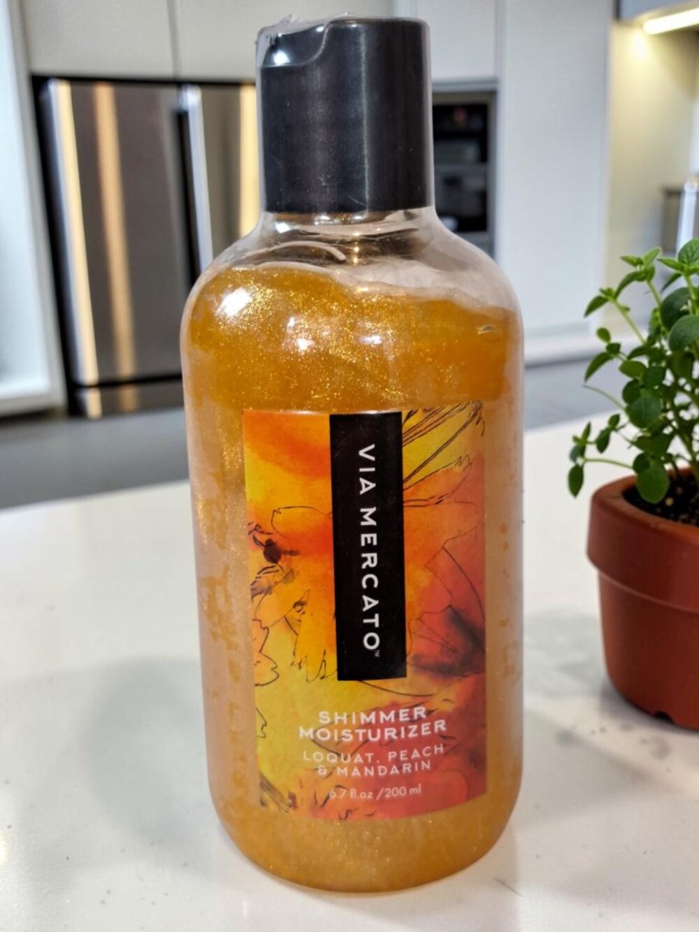 Bella Via Mercato 6.7 fl.oz. Shimmer Moisturizer with : Peach & Mandarin